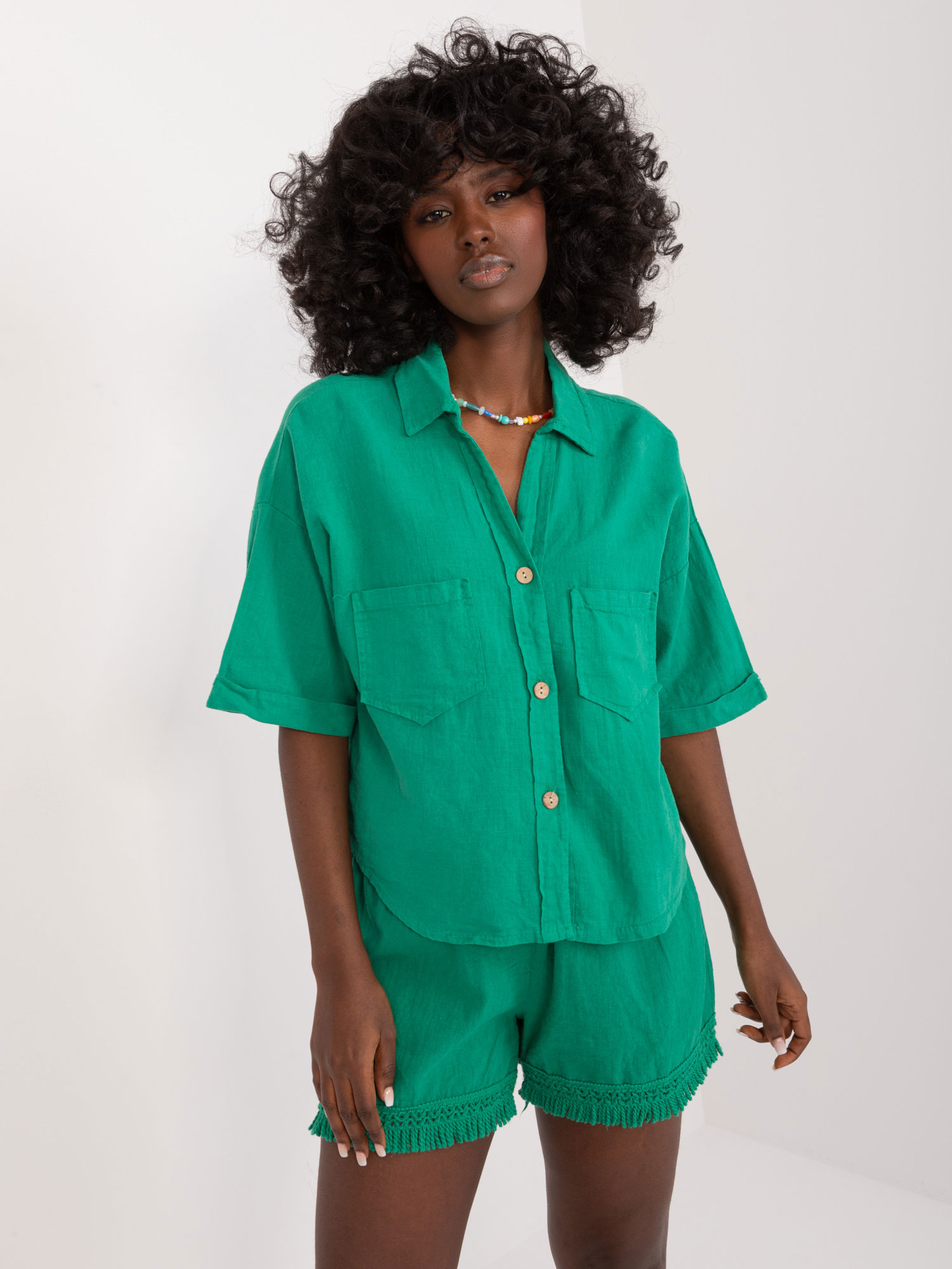 Zelená dámská oversize košile s krátkým rukávem -DHJ-KS-7279.24X-zielony Velikost: ONE SIZE