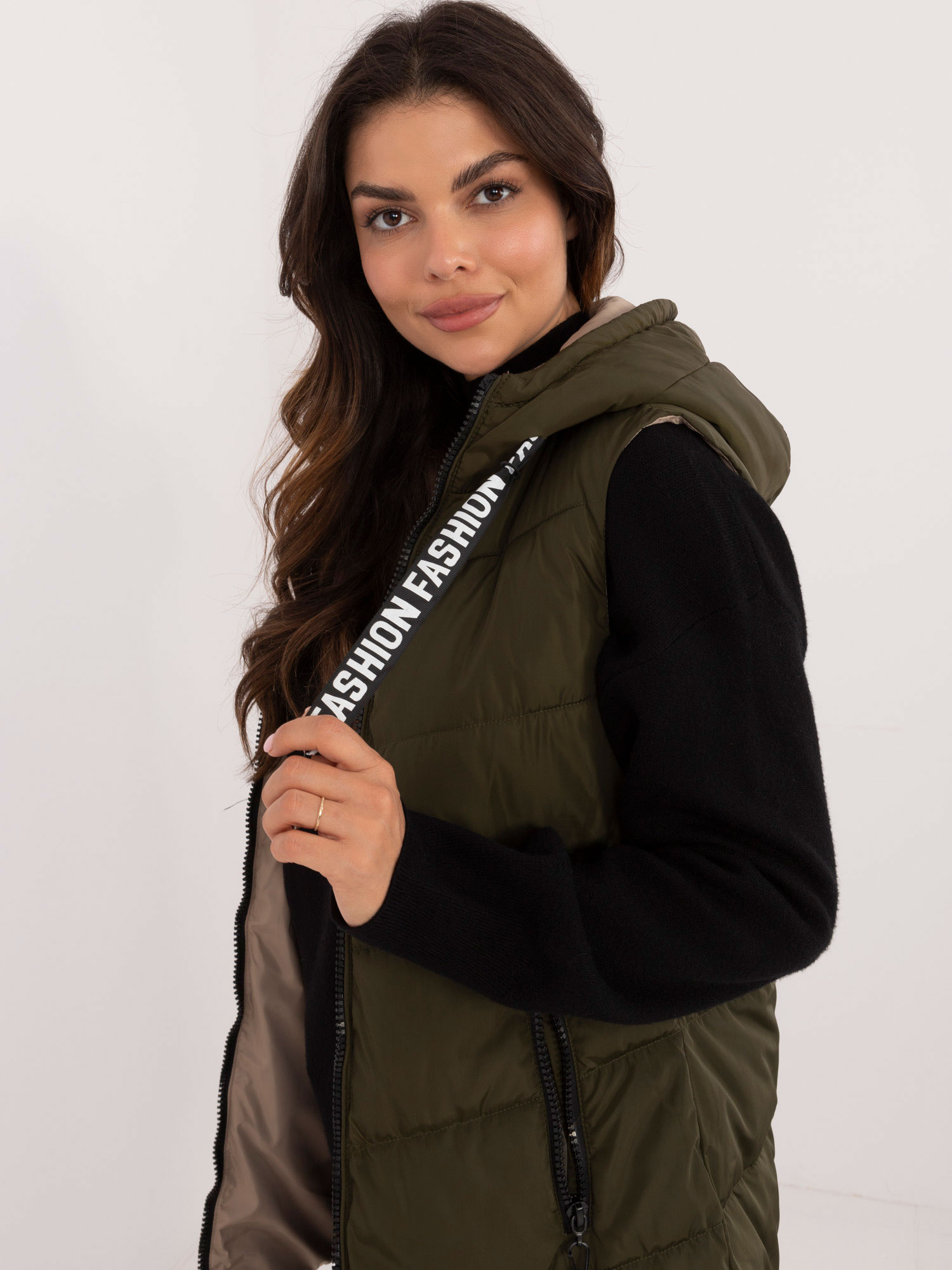 Khaki-béžová dámská oboustranná vesta s kapsami SK-KZ-HH-275.67-khaki Velikost: XL