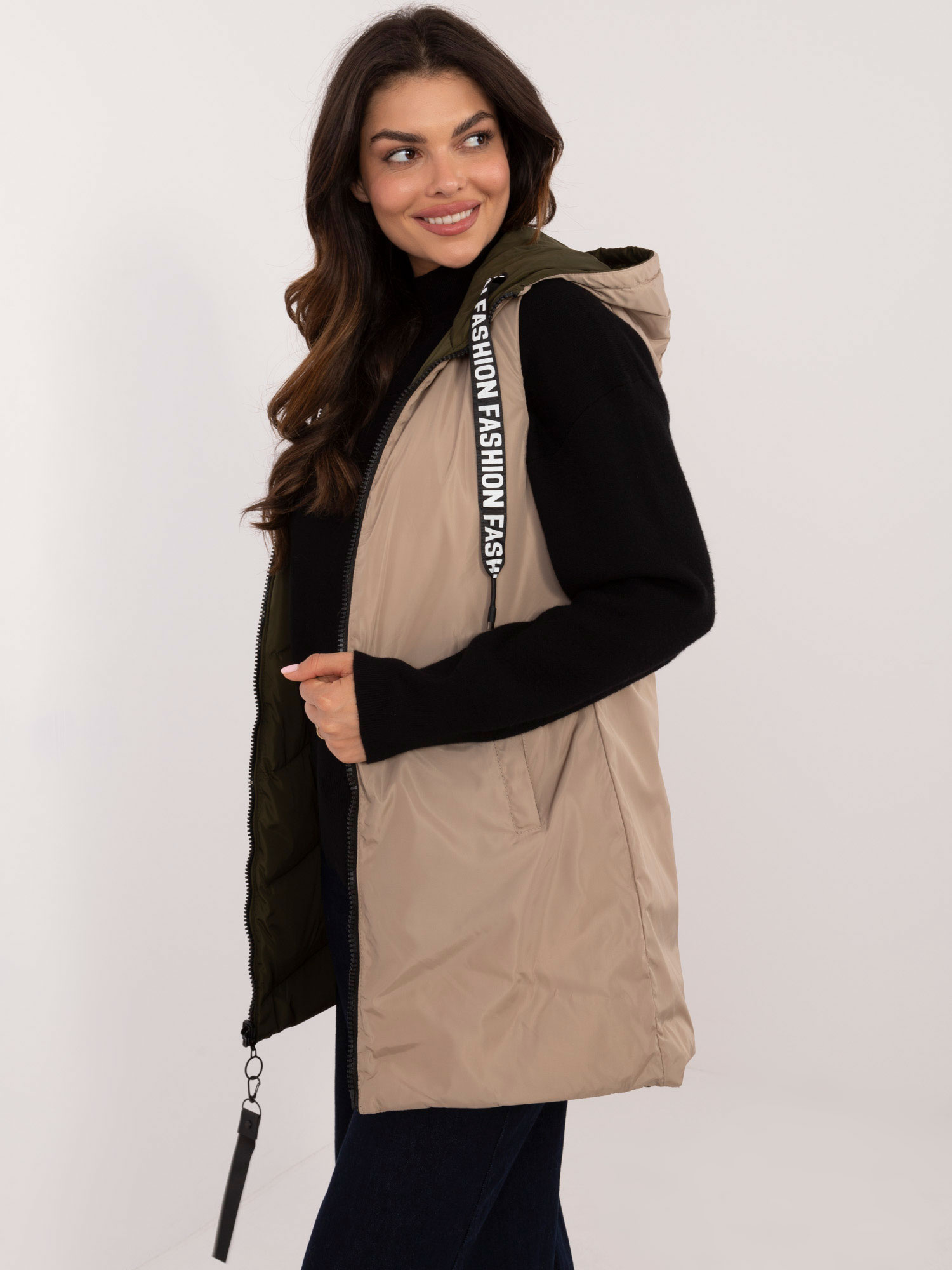 Khaki-béžová dámská oboustranná vesta s kapsami SK-KZ-HH-275.67-khaki Velikost: XL