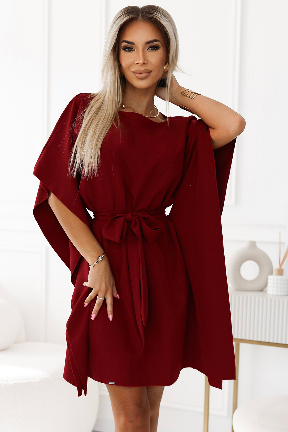 Elegantní šaty NICOLA s opaskem - bordó