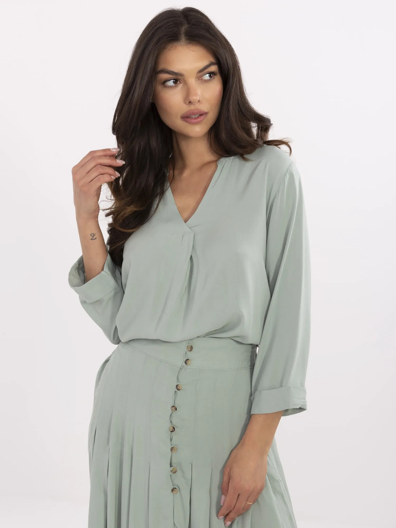 Pistáciová dámská viskózová halenka s 3/4 rukávy (Velikost 2XL)