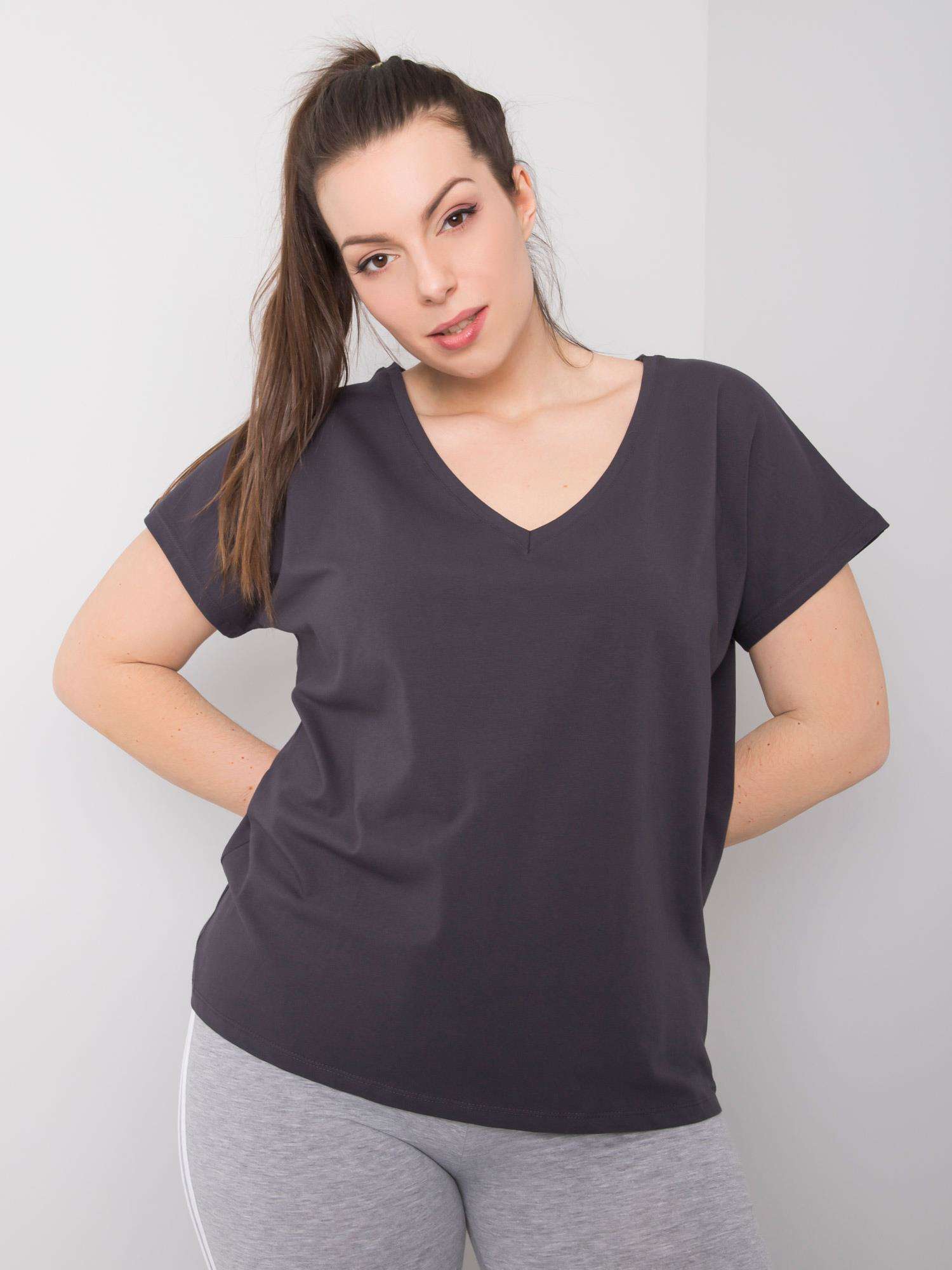 TMAVĚ ŠEDÁ HALENKA S VÝSTŘIHEM DO V RV-TS-6305.22P-GREY Velikost: 4XL