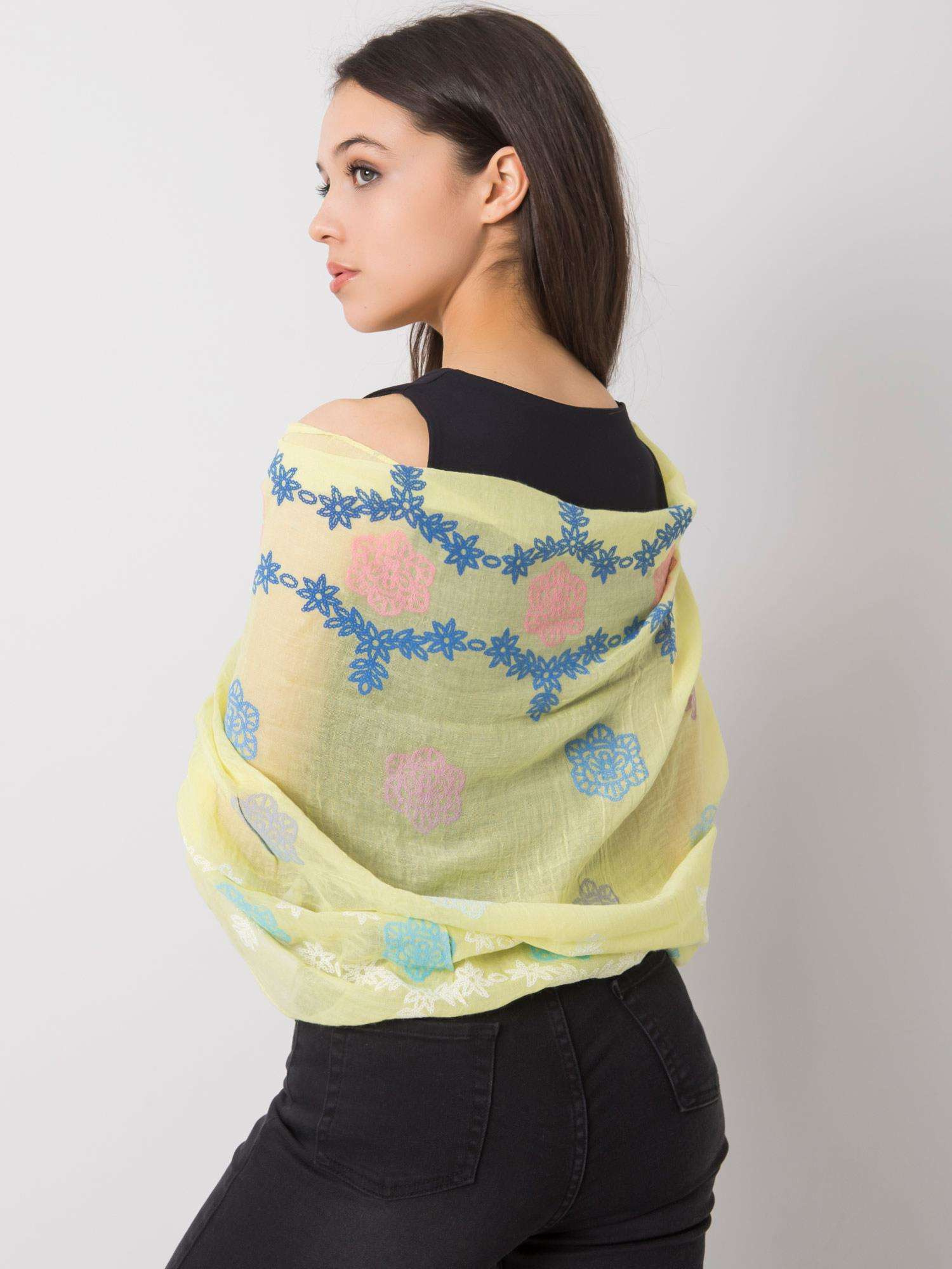 Žlutý vzorovaný šátek AT-CH-DM79934-yellow Velikost: ONE SIZE