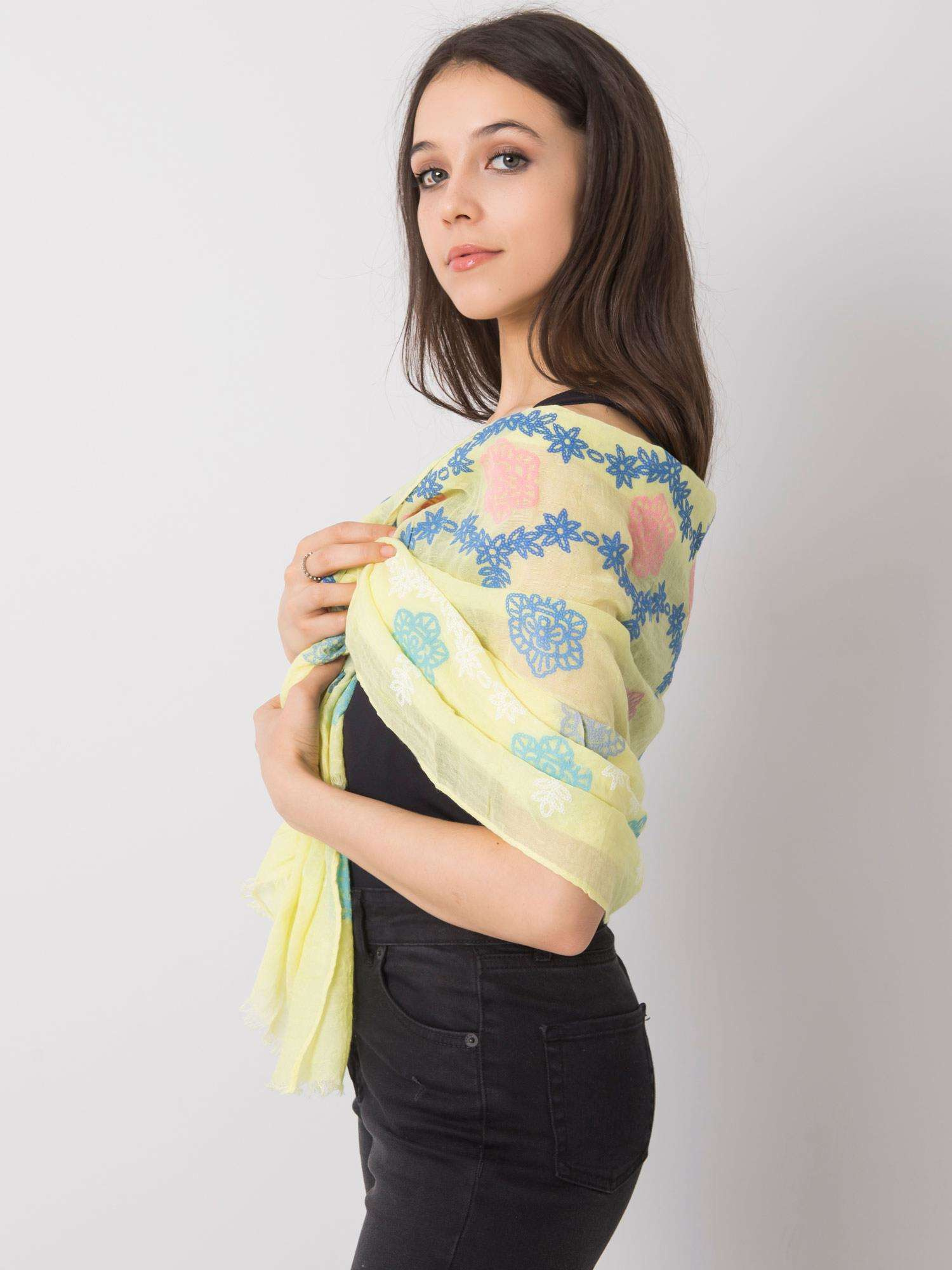 Žlutý vzorovaný šátek AT-CH-DM79934-yellow Velikost: ONE SIZE