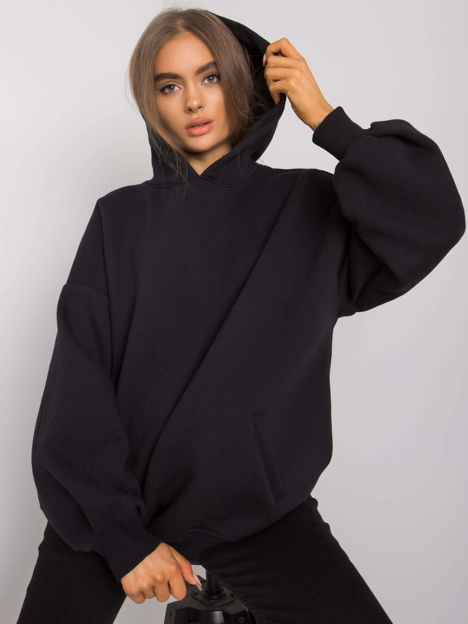 ČERNÁ  OVERSIZE MIKINA BEZ POTISKU RV-BL-6989.37X-BLACK Velikost: S/M