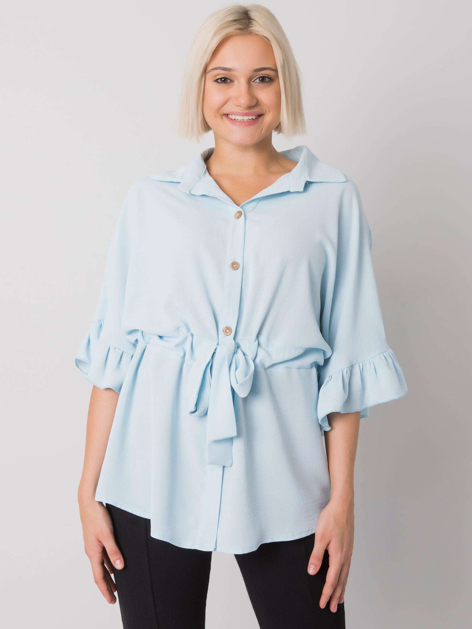 SVĚTLE MODRÁ DÁMSKÁ VOLNÁ KOŠILE S PÁSKEM CHA-BZ-3576.25-LIGHT BLUE Velikost: S/M