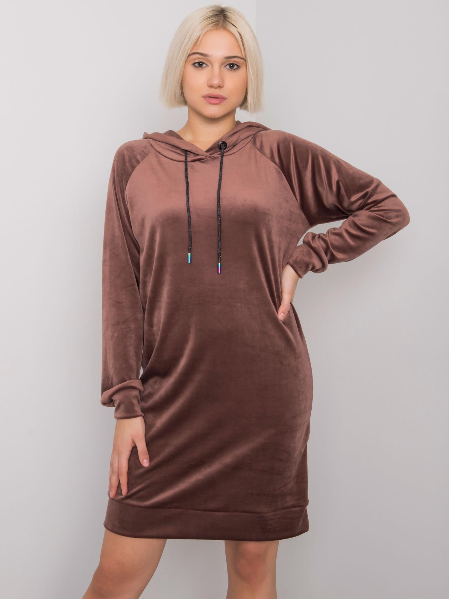 HNĚDÉ VELUROVÉ MIKINOVÉ ŠATY MESSINA FA-SK-7495.17P-BROWN Velikost: ONE SIZE