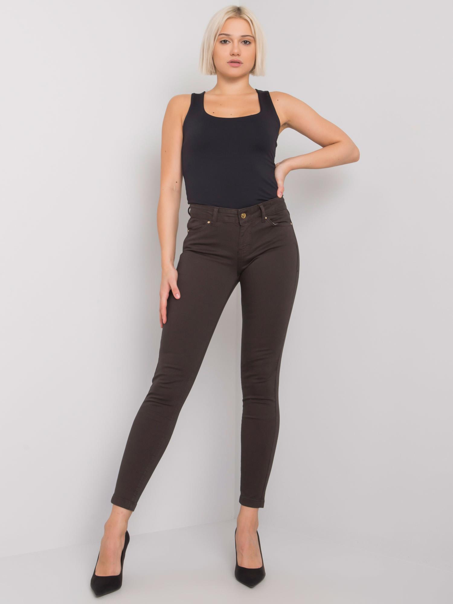 TMAVĚ HNĚDÉ DÁMSKÉ SKINNY KALHOTY RS-SP-77302.55P-BROWN Velikost: 34