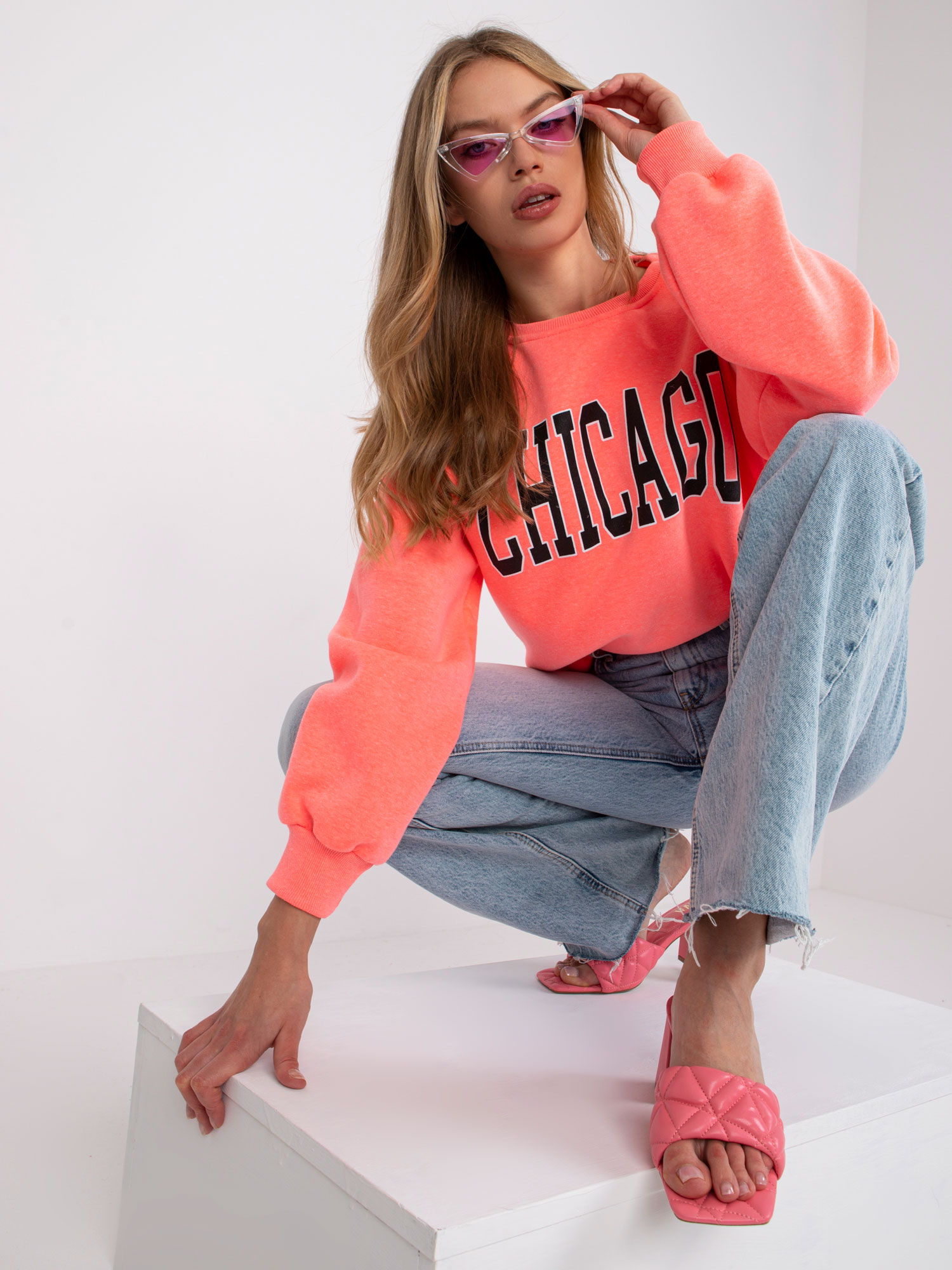 RŮŽOVÁ MIKINA S NÁPISEM CHICAGO EM-BL-617-C.29X-PINK Velikost: S/M