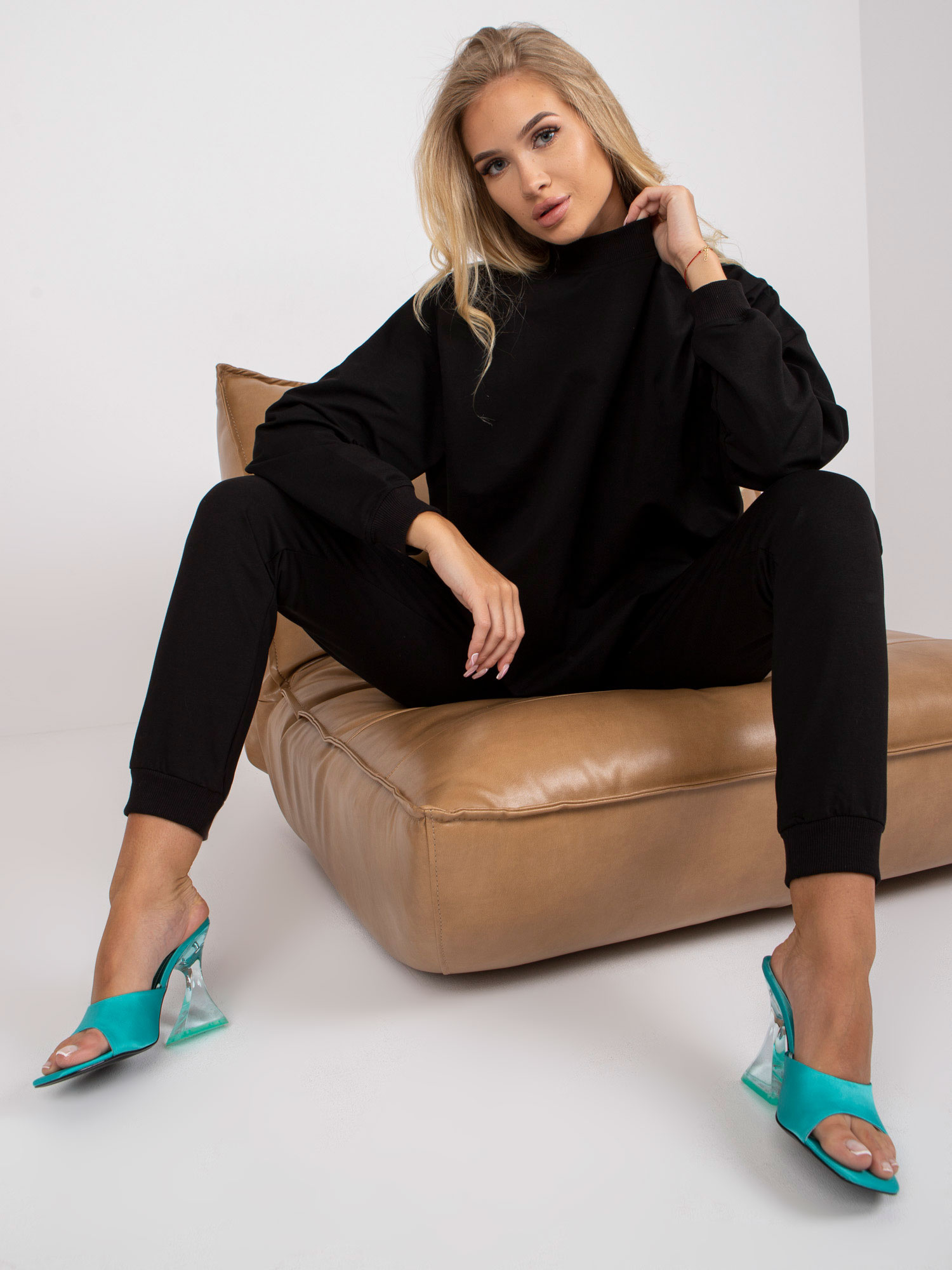 Černá oversize mikina s rolákem (Velikost S/M)