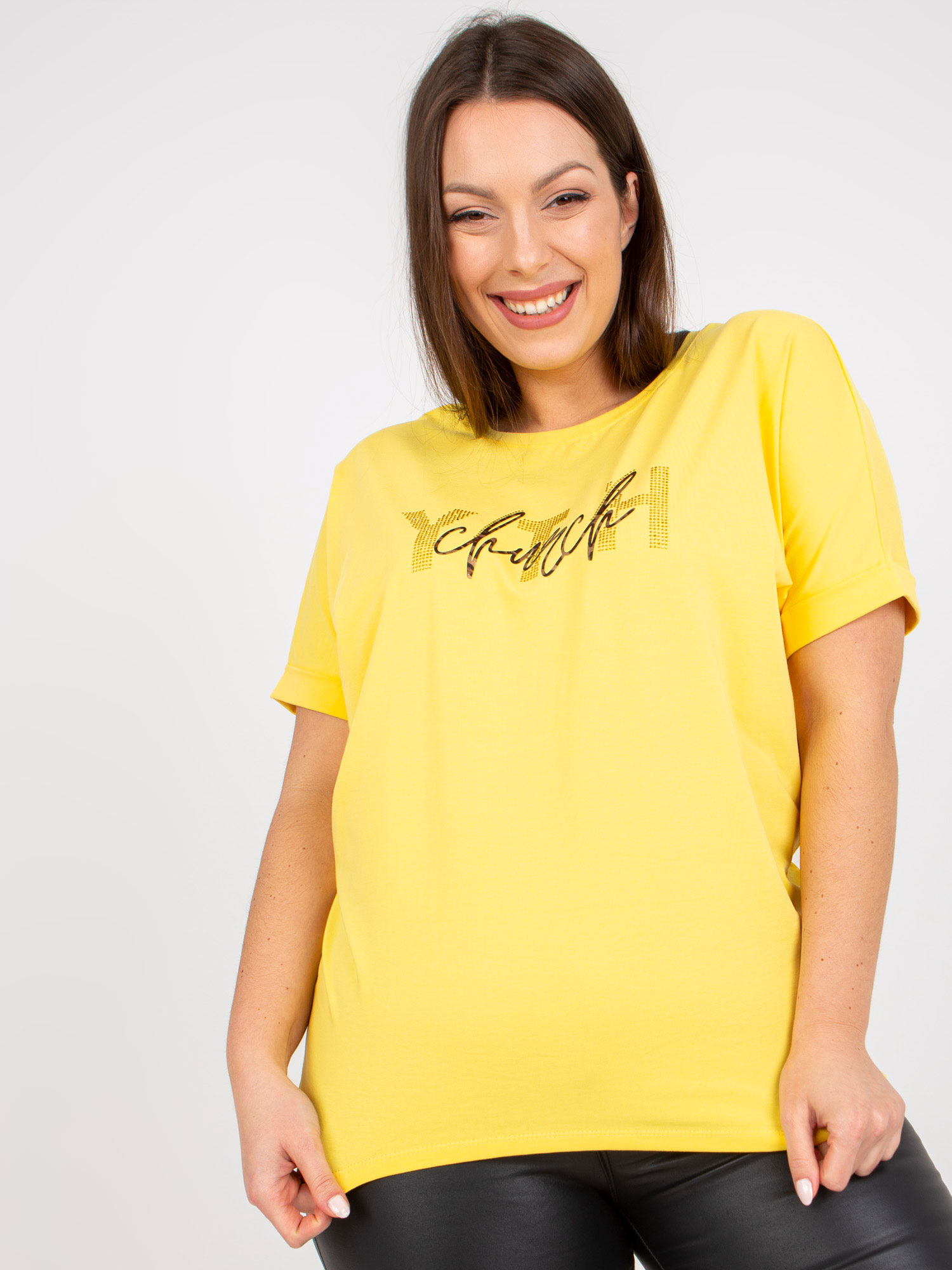 ŽLUTÉ TRIČKO S NÁPISEM NA HRUDI RV-TS-7919.01X-YELLOW Velikost: ONE SIZE