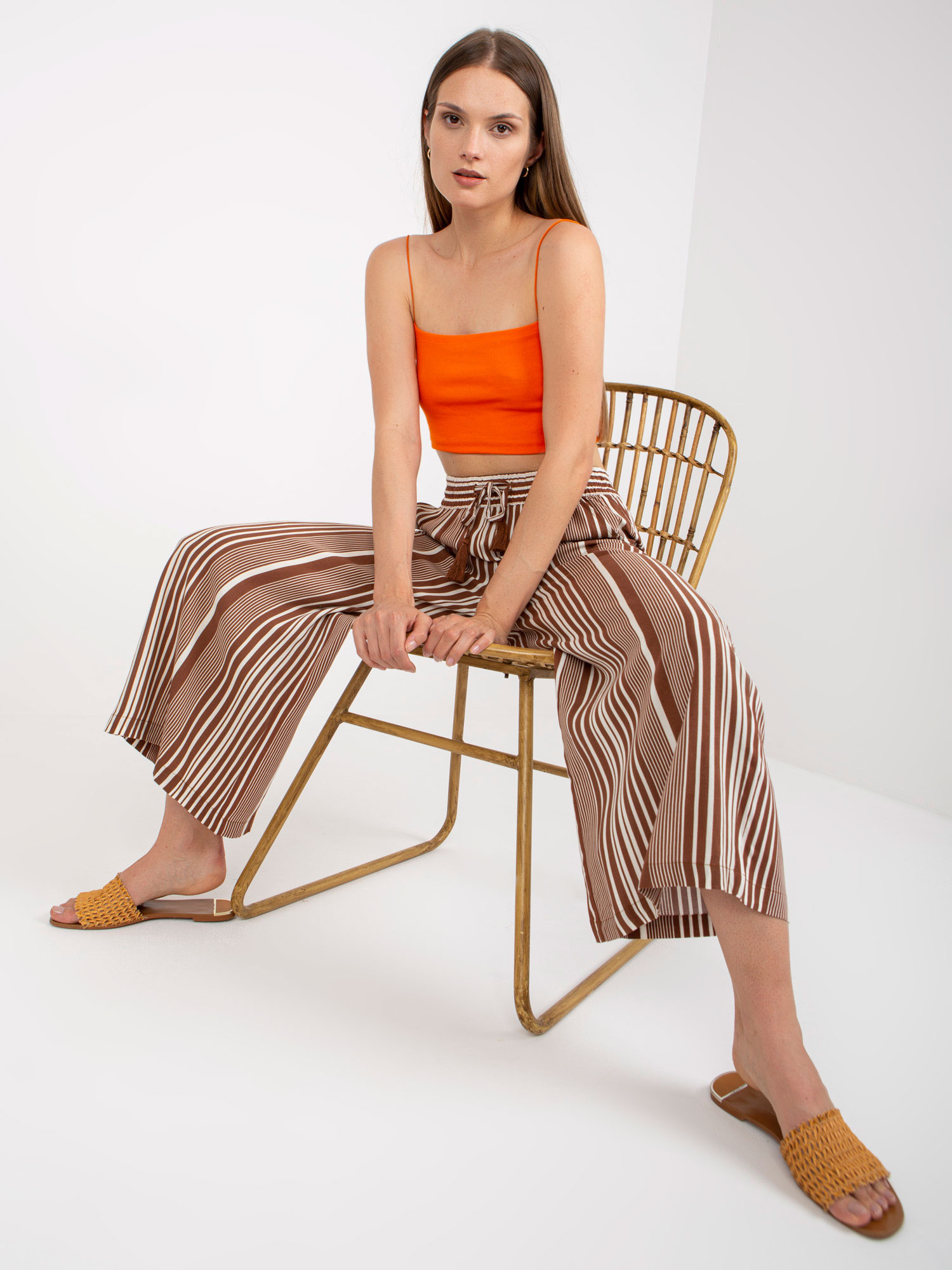 Hnědo-bílé pruhované volné kalhoty D73781M62237A-white-brown Velikost: XL