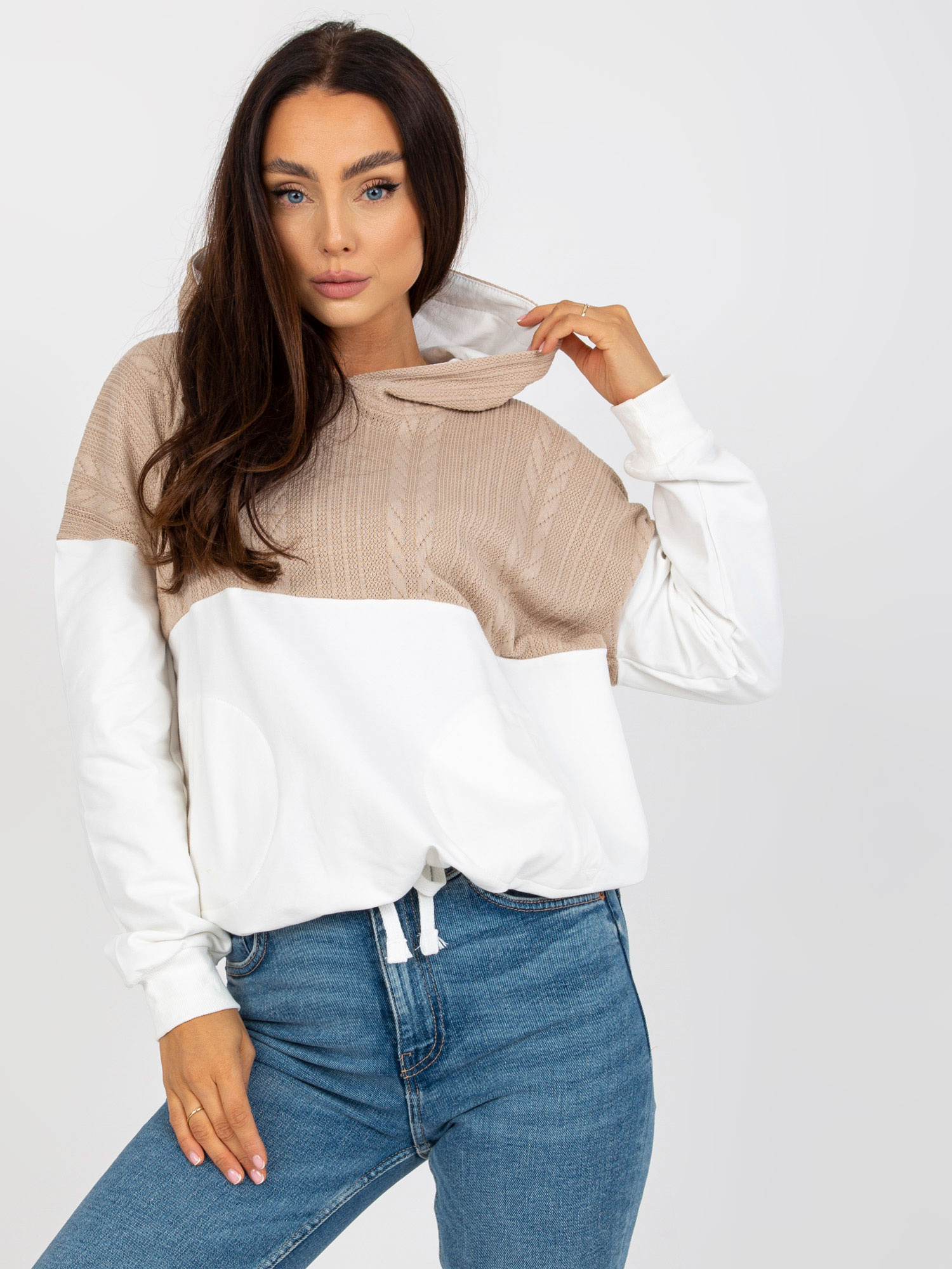 BÉŽOVO-BÍLÁ DÁMSKÁ MIKINA S KAPUCÍ RV-BL-8171.30-WHITE-BEIGE Velikost: S/M