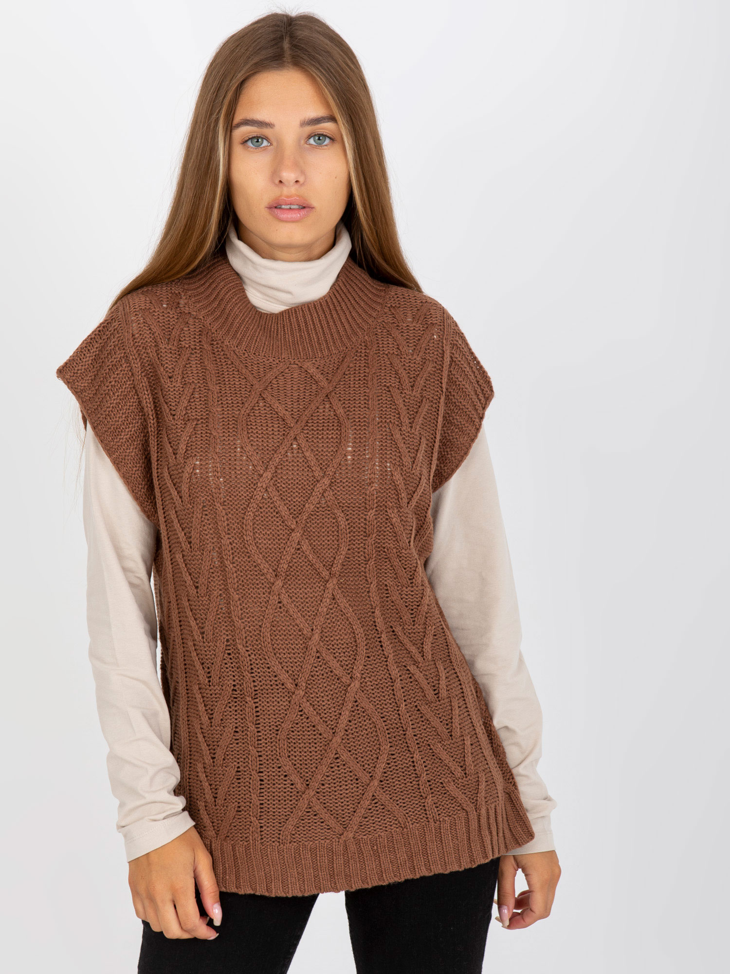 HNĚDÁ PLETENÁ VESTA D90027W90785B2-BROWN Velikost: S/M