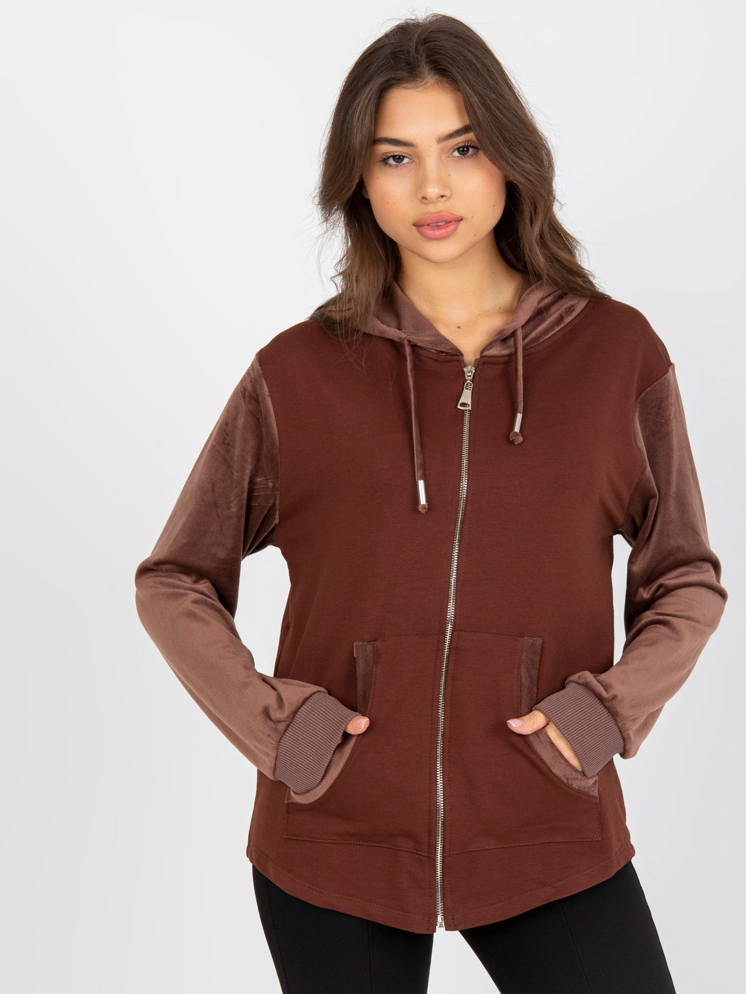 HNĚDÁ MIKINA NA ZIP FA-BL-8066.79-BROWN Velikost: ONE SIZE