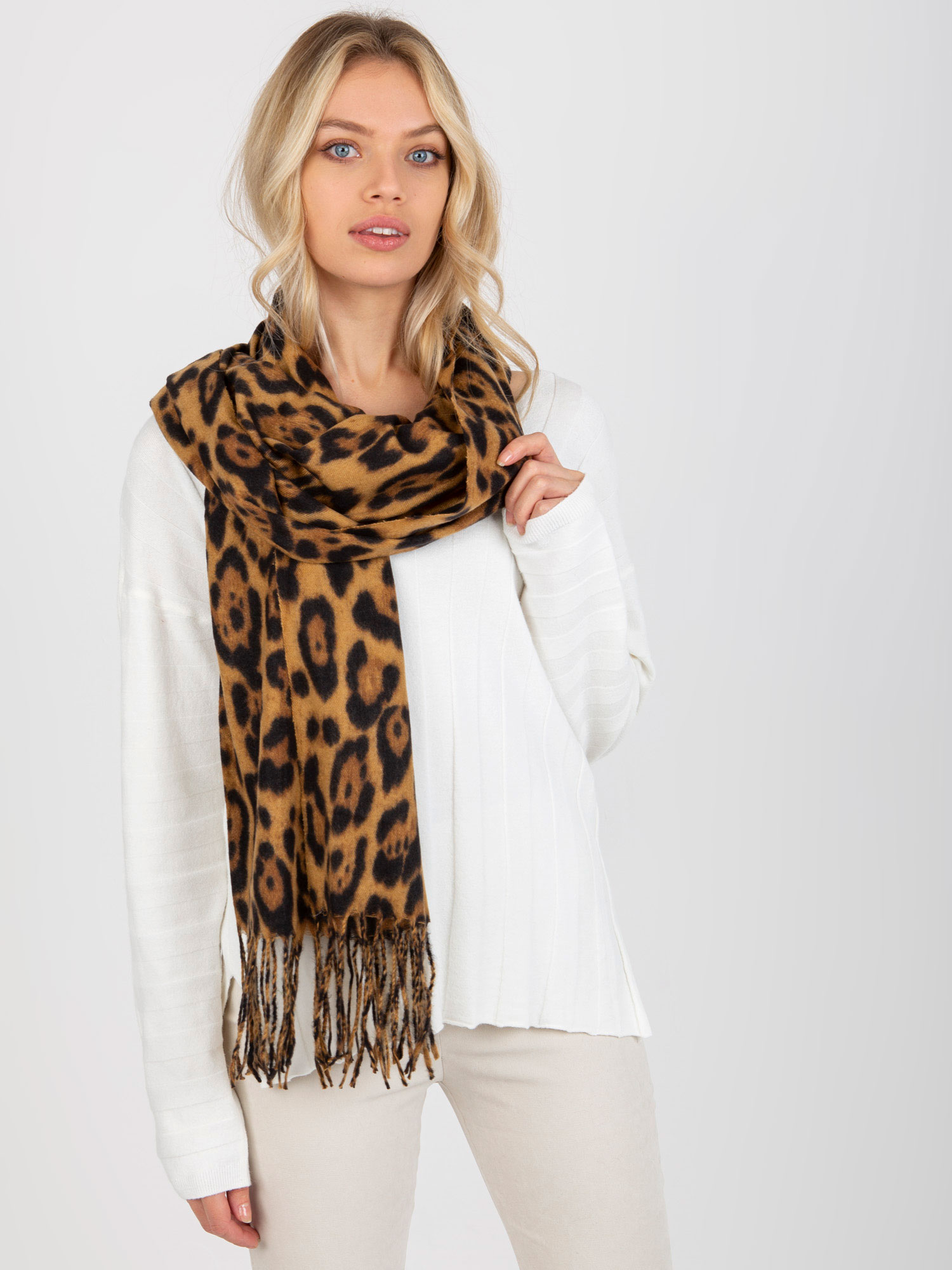 SVĚTLE HNĚDÁ ŠÁLA S LEOPARDÍM POTISKEM AT-SZ-1-892.39P-CAMEL Velikost: ONE SIZE