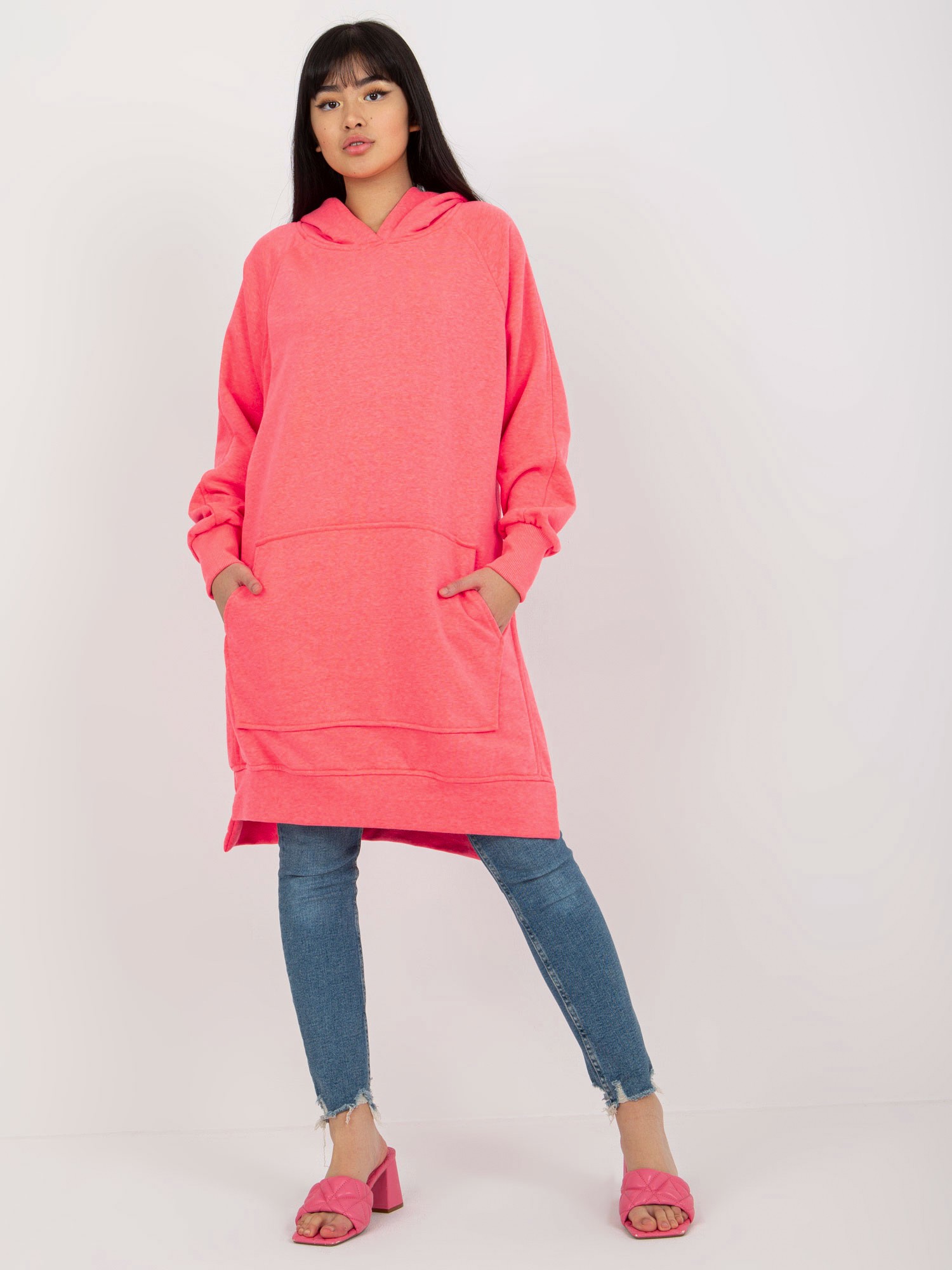 NEONOVĚ RŮŽOVÉ DLOUHÉ MIKINOVÉ ŠATY S KAPUCÍ EM-BL-738.07X-NEON PINK Velikost: ONE SIZE