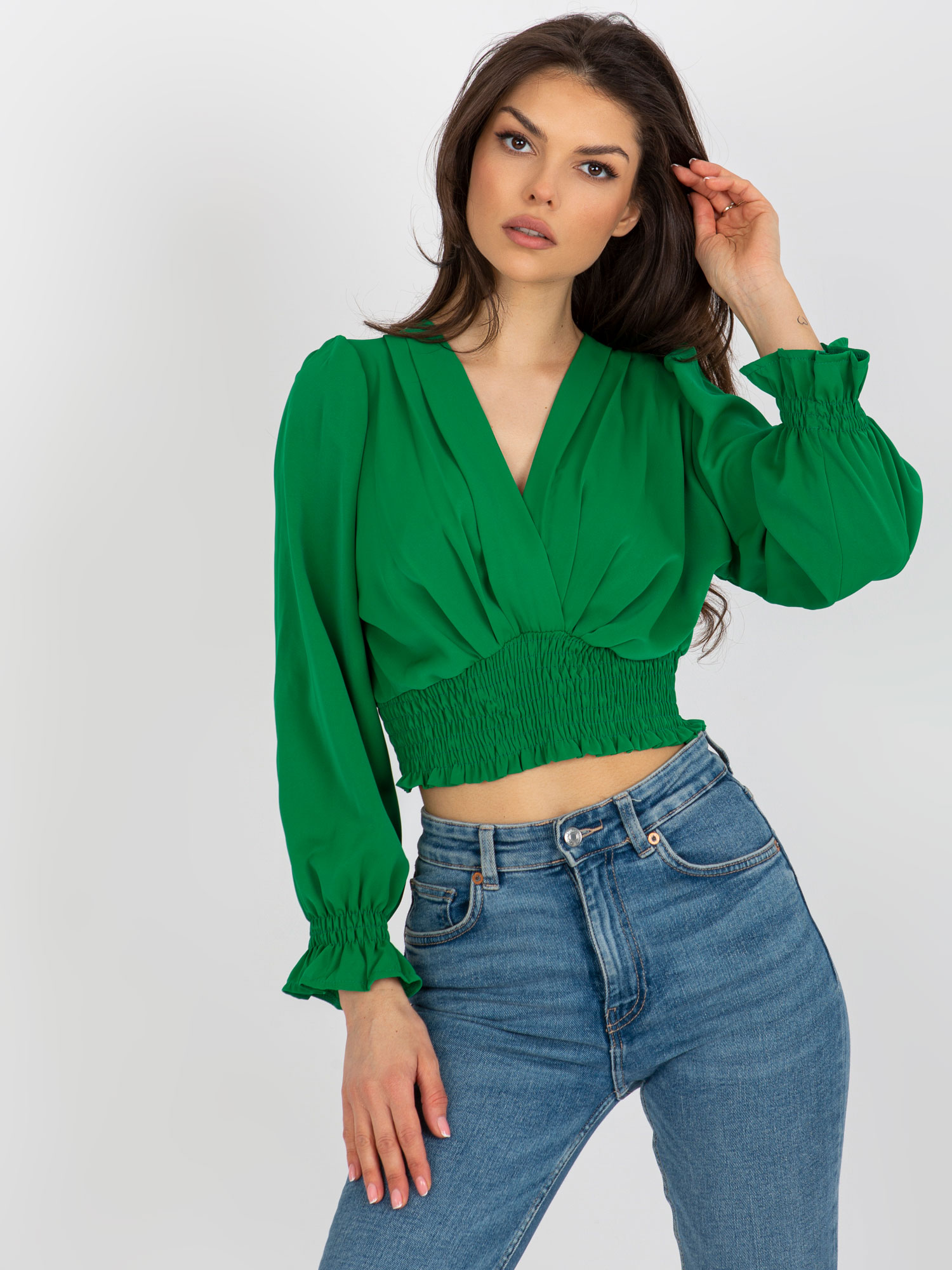 ZELENÁ CROP TOP HALENKA S ELASTICKÝM ŘASENÍM DHJ-BZ-13866.92P-GREEN Velikost: ONE SIZE