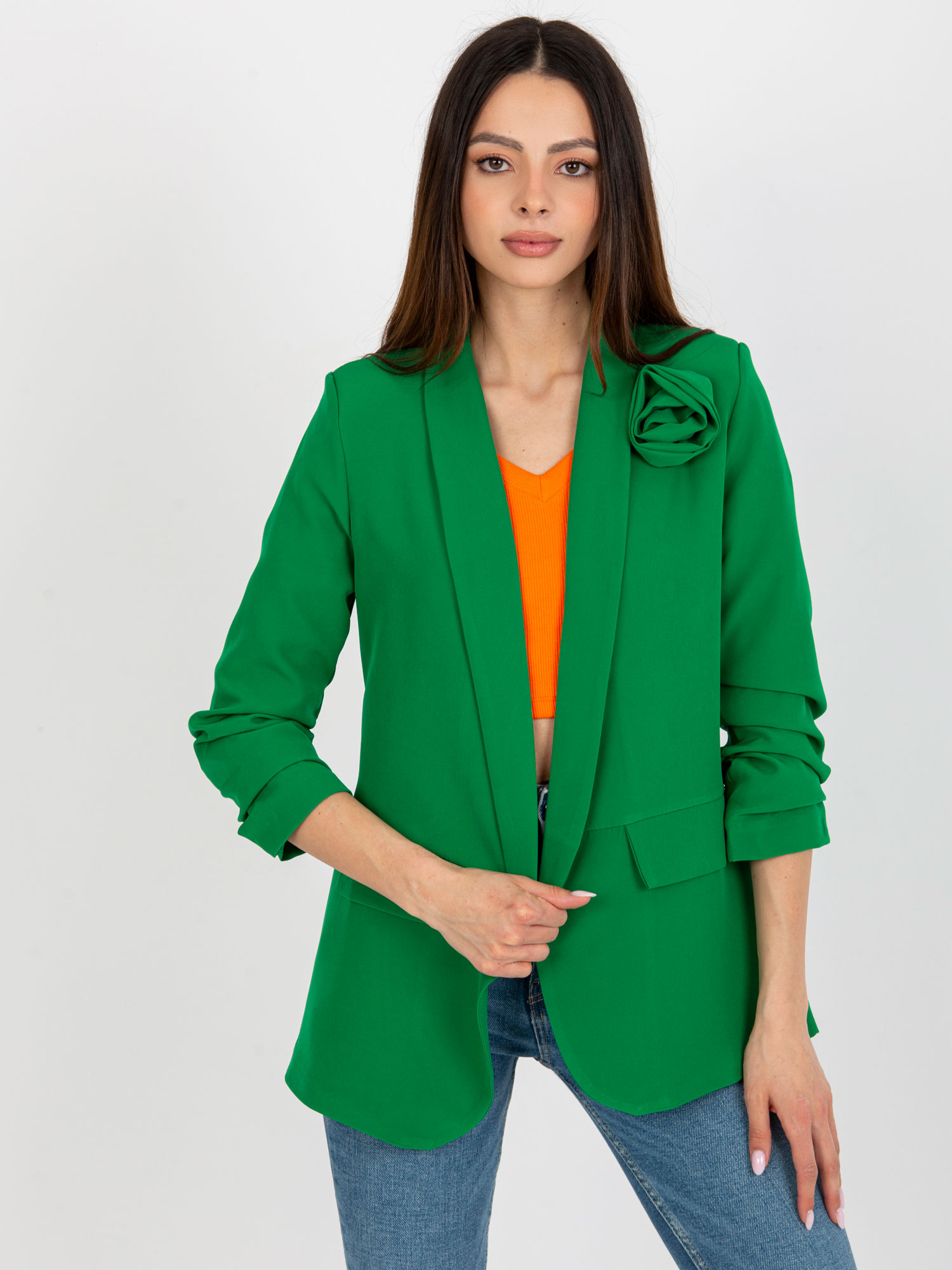 TMAVĚ ZELENÉ DÁMSKÉ SAKO S KVĚTINOU TW-ZT-BI-1071.15-DARK GREEN Velikost: 2XL