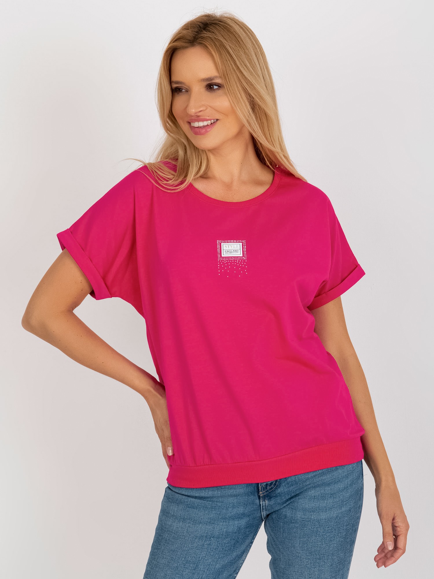 TMAVĚ RŮŽOVÉ DÁMSKÉ TRIČKO S MALÝM POTISKEM RV-BZ-8537.19-FUCHSIA Velikost: L/XL