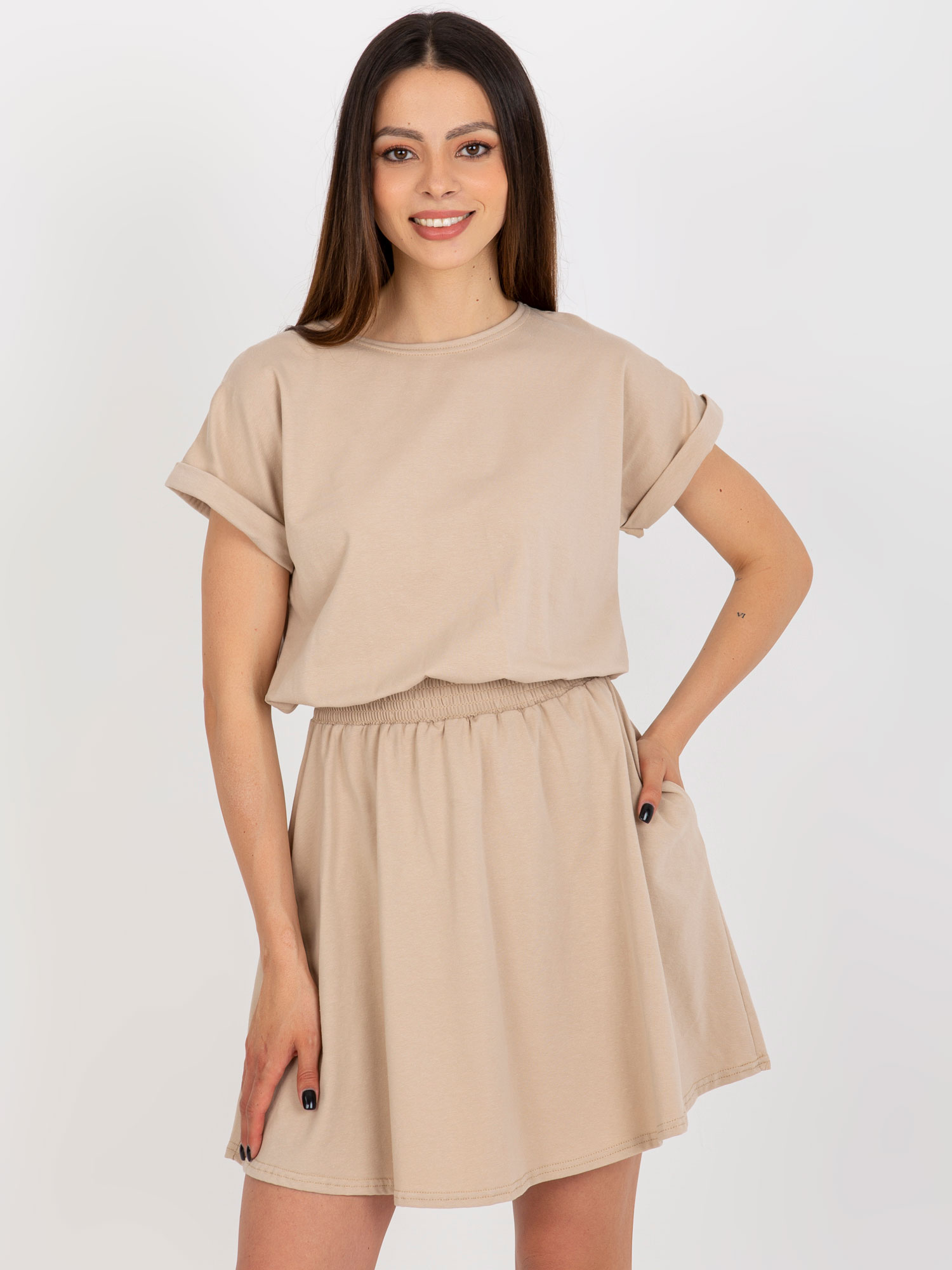 BÉŽOVÉ MINI ŠATY S KAPSAMI WN-SK-657.28-BEIGE Velikost: XL