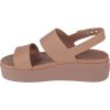 Béžové sandály na platformě Crocs Brooklyn Low Wedge