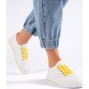 Bílé děrované tenisky se žlutými tkaničkami