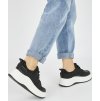 Dámské černé sneakersy na hrubé podrážce