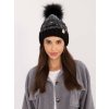 Černá dámská zimní čepice s bambulkou