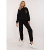 Černá dámská tepláková souprava s ozdobnými řetízky