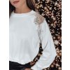 Bílý svetr se zdobením na rameni ORELIS