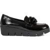 Zdobené černé dámské mokasíny na klínku