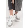 Bílo-šedé kožené sneakersy na platformě