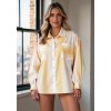 Světle žlutá dámská košile s jemným pruhovaným vzorem