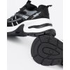 Černé dámské sneakersy s robustní bílou podrážkou