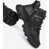 Černé dámské šněrovací traperky s hrubou podrážkou