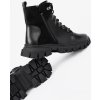 Černé dámské kotníkové boty s robustní podrážkou a zipem