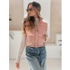 Růžová dámská krátká prošívaná vesta s vysokým límcem