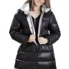 Černý dámský zimní prošívaný kabát se stříbrnými detaily