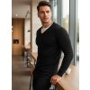 Černý pánský svetr s výstřihem do V