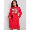 Červené šaty s kapsami a potiskem