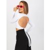 Bílý crop top s holými zády