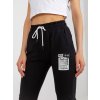 Černé dámské tepláky s nášivkou