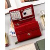 Rovicky Červená malá dámská kožená prošívaná peněženka V29