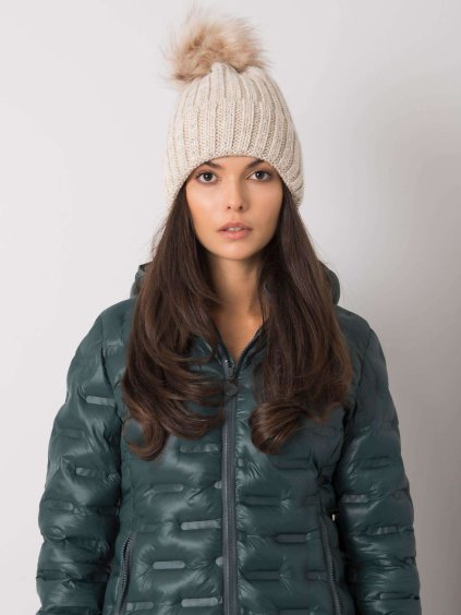 Bézs sapka ezüst cérnával