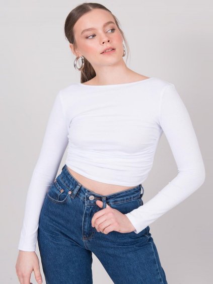 Fehér női póló kivágással a hátán