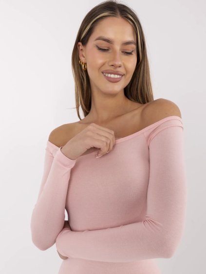 Világos rózsaszín női szűk szabású ruha