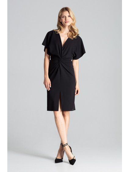 Ruha mély nyakkivágással