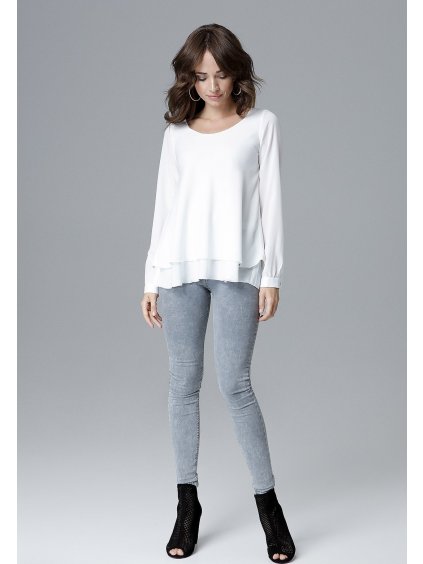 Krémszínű blúz fodrokkal