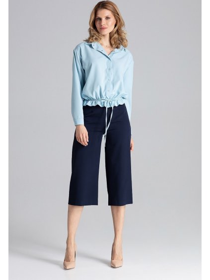 Világoskék blúz gombokkal